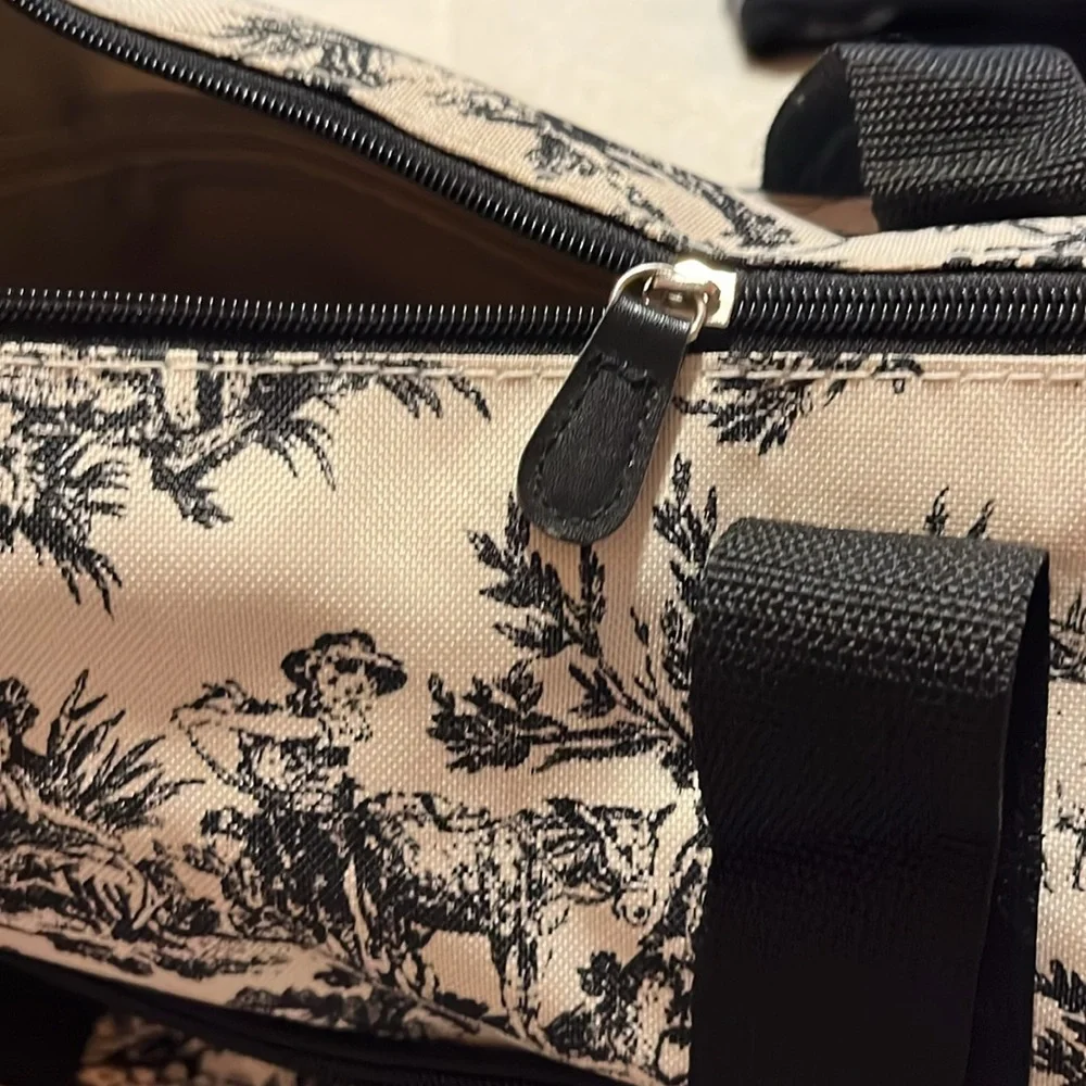 Toile print ..non branded bag - Picture 6 of 10